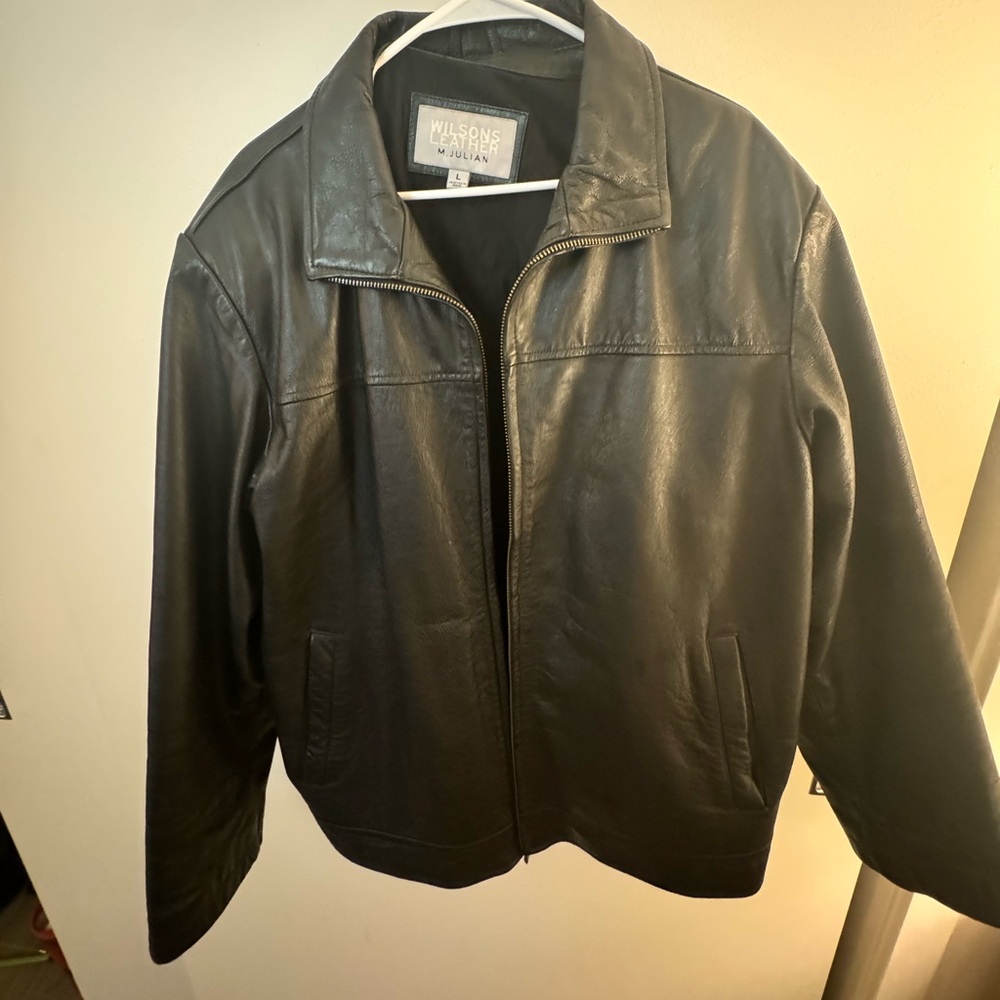 Wilson’s Genuine Leather Bomber Jacket M. Julian Size Large (runs Big)